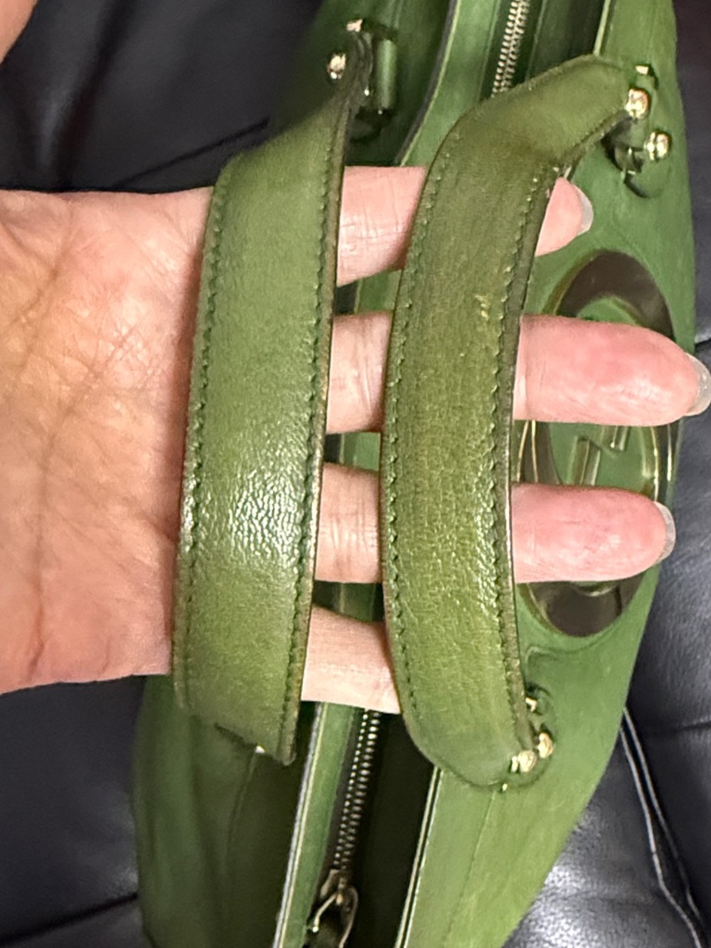 Gucci Kelly Green Leather Shoulder Bag with Gold Logo - Picture 7 of 16
